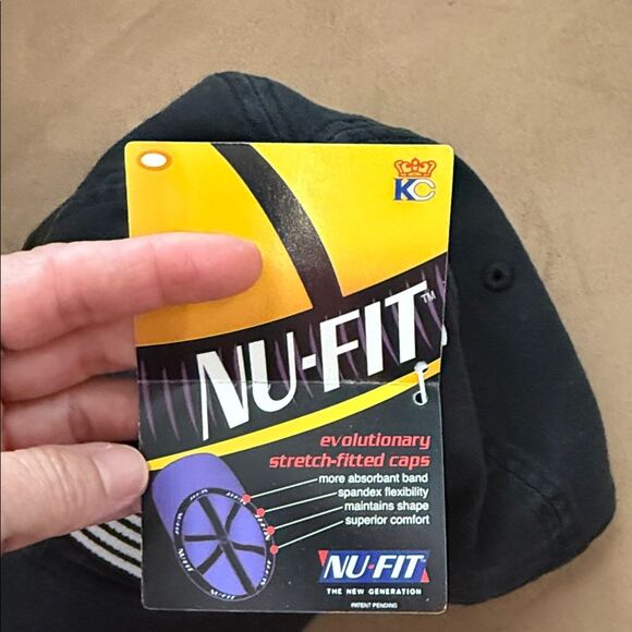 Black Cap with Embroidered Flag And Special Forces Logo - Picture 3 of 10